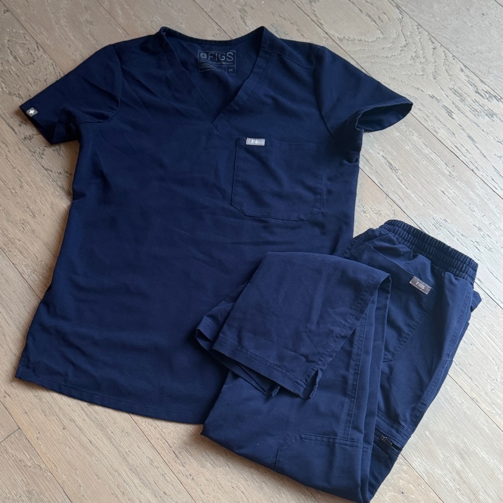 Figs Deep Blue Scrub Set